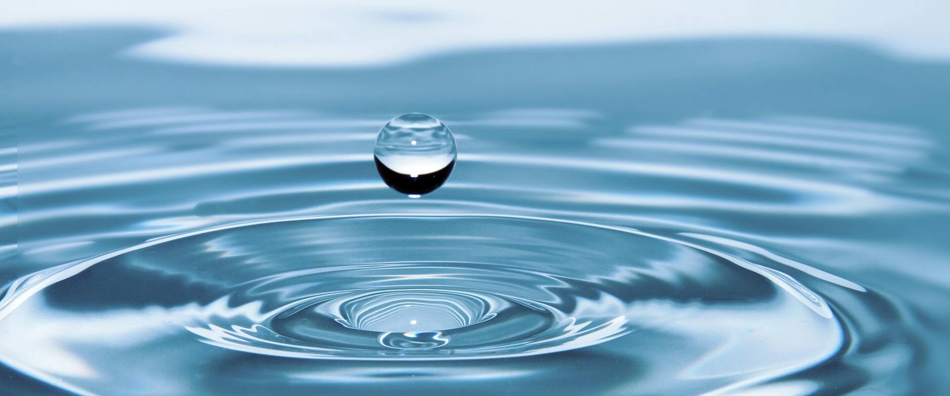 вода
